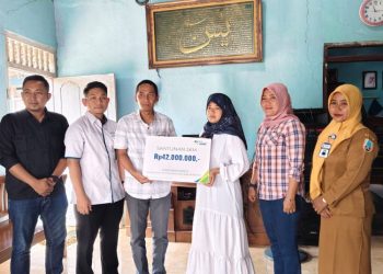 BPJS Ketenagakerjaan dan KPU Rembang Serahkan Santunan  Kematian Sebesar Rp 42 Juta