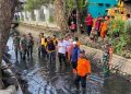 Jadi Penyebab Banjir, Bupati Kudus Ikut Bersihkan Drainase di Area Proliman 16 Jadi Penyebab Banjir, Bupati Kudus Ikut Bersihkan Drainase di Area Proliman