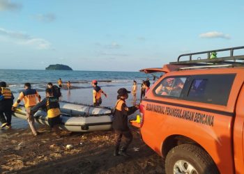 Dua Wisatawan Hanyut di Perairan Pulau Mandalika Jepara, Satu Hilang dan Satu Selamat