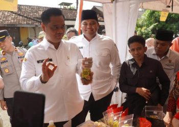 Ngantor di Desa Kaliaman, Ini Tanggapan Bupati Jepara Soal Sejumlah Usulan Warga