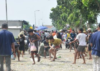 Unik! Warga Bogotanjung Pati Adakan Perang Nasi Berkat di Sedekah Bumi