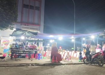 Pengelola Parkir Pasar Mayong Jepara Diminta Kembalikan Uang Sewa ke PKL 9 Pengelola Parkir Pasar Mayong Jepara Diminta Kembalikan Uang Sewa ke PKL