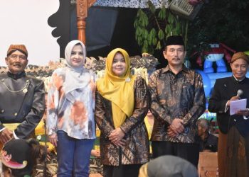 Hadiri Sedekah Bumi Desa Sinangohprendeng, Bupati Fadia Bantu 10 Titik PJU