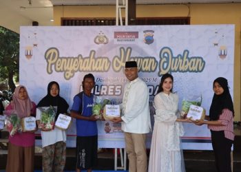 Polres Kendal Distribusikan Daging Kurban ke Ponpes dan Eks Napiter