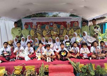 Penampilan Seni Meriahkan Perpisahan di SD N 1 Kalipang Rembang