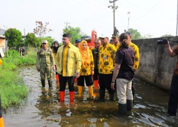 Tinjau Rob, Bupati Pekalongan Sebut Akan Bangun Rumah Pompa Lagi