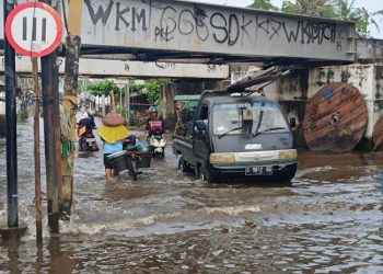 Rob Tak Kunjung Surut, Warga Tirto Pekalongan Keluhkan Aktivitas Lumpuh