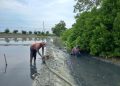 Sambut Kemarau, Petani Garam di Rembang Siapkan Lahan Produksi