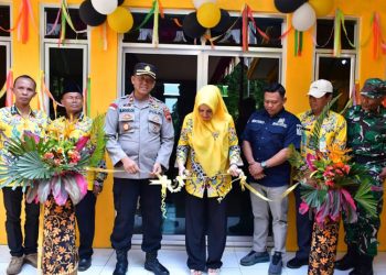 Resmikan Lumbung Padi dan TK di Desa Kutorojo, Ini Pesan Bupati Pekalongan