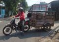 Jasa Ojek Kambing Laris Manis di Kudus Jelang Idul Adha, Segini Tarifnya 17 Jasa Ojek Kambing Laris Manis di Kudus Jelang Idul Adha, Segini Tarifnya