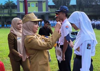 Pimpin Upacara MPLS, Bupati Kendal Semangati Para Siswa