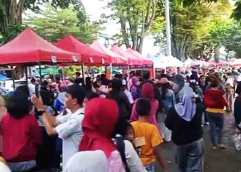 Ribuan Warga Salatiga Serbu 7.000 Porsi Makanan Gratis di Kenduri Rakyat