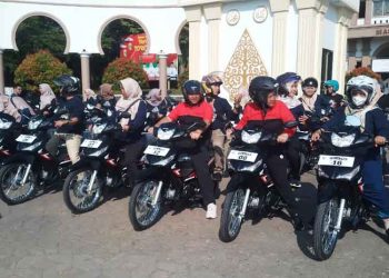 Bupati Semarang Beri Bantuan 71 Motor ke Pendamping PKH