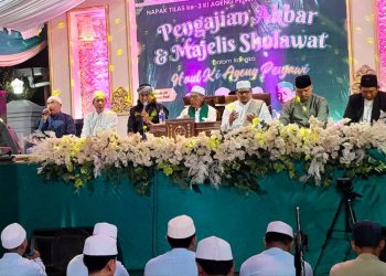 Puncak Haul Ki Ageng Penjawi, Warga Pati dan Para Ulama Lantunkan Sholawat