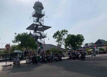 Warga Keluhan Tarif Parkir di Masjid Agung Demak Mahal 5 Warga Keluhan Tarif Parkir di Masjid Agung Demak Mahal