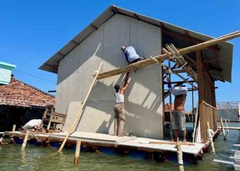 Progres Rumah Apung untuk Warga Terdampak Rob di Demak Capai 70 Persen