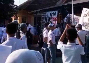 Siswa di Jepara Protes Fasilitas Sekolah Tak Segera Diperbaiki