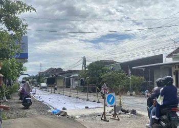 ‎Pengendara Mengeluh Perbaikan Jalan Kudus-Purwodadi Ganggu Aktivitas