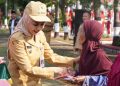 Tingkatkan Rasa Nasionalisme, Pemkab Kendal Bagikan 1.000 Bendera Merah Putih
