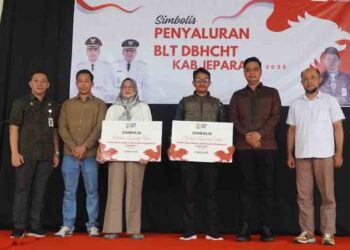 Bupati Jepara Serahkan BLT ke 3.366 Pekerja Rokok dan Petani, Per Orang Rp1,2 Juta