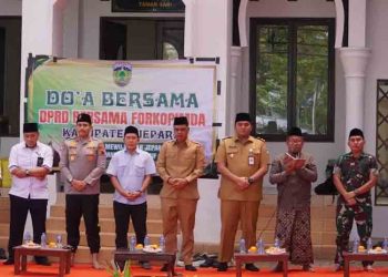 Bupati Jepara Ungkap Perbaikan Kerusakan Gedung DPRD Pakai Dana dari Pusat 4 Bupati Jepara Ungkap Perbaikan Kerusakan Gedung DPRD Pakai Dana dari Pusat