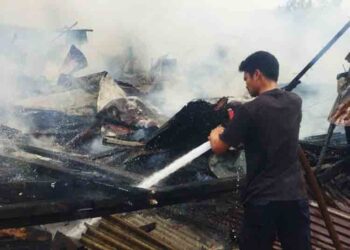 Ditinggal ke Pasar, Rumah Pembuatan Tempe di Jepara Terbakar 5 Ditinggal ke Pasar, Rumah Pembuatan Tempe di Jepara Terbakar