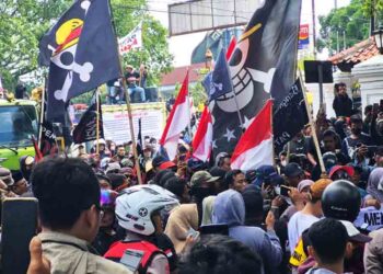 Ribuan Warga Pati Geruduk DPRD Tuntut Keseriusan Pansus Hak Angket