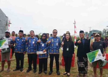 Gandeng Warga, Pemkot Pekalongan Gelar Padat Karya Bersihkan Sungai Meduri