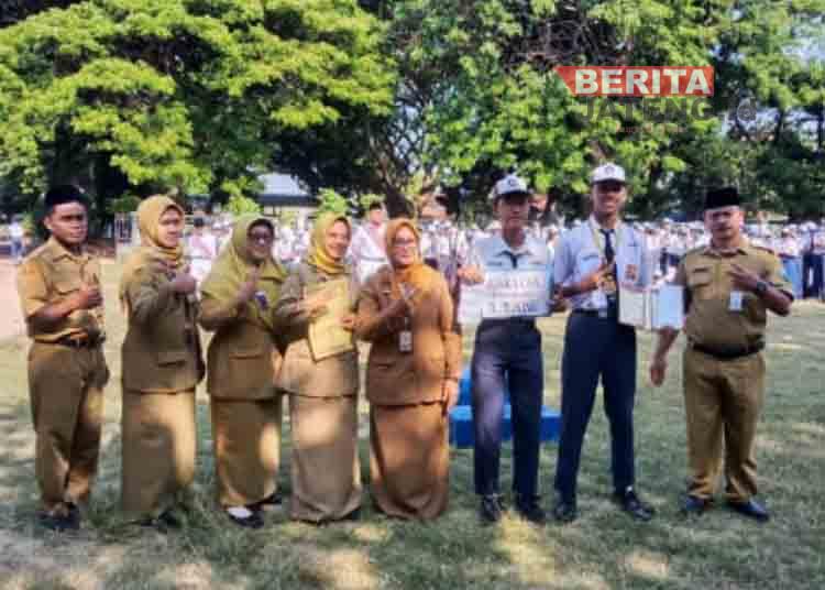 SMPN 2 Rembang Dihujani Reward dari Kabid SMP Dindikpora Rembang 2 Rembang2 3