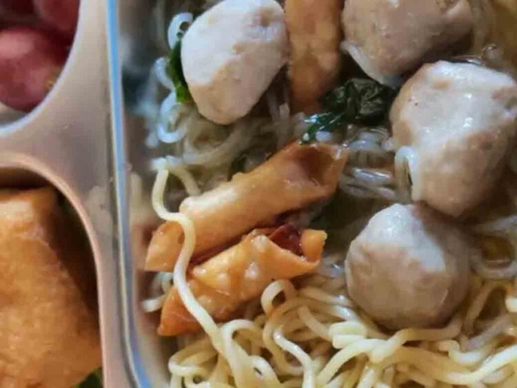 Diduga Ada Belatung di Menu MBG, Ini Kata Korwil SPPG Blora 1 Diduga Ada Belatung di Menu MBG, Ini Kata Korwil SPPG Blora