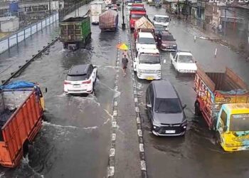 Kembali Terendam Rob, Jalan Pantura Demak-Semarang Macet 10 Km 7 Kembali Terendam Rob, Jalan Pantura Demak-Semarang Macet 10 Km