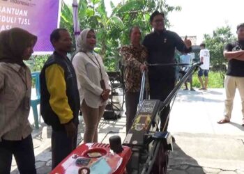 Petani di Demak dapat Bantuan Dua Traktor dan Satu Mesin Pompa Air 4 Petani di Demak dapat Bantuan Dua Traktor dan Satu Mesin Pompa Air