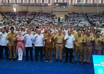 Gubernur Minta Pejabat Publik se-Jateng Punya Tanggung Jawab Atas Program MBG 6 Gubernur Minta Pejabat Publik se-Jateng Punya Tanggung Jawab Atas Program MBG