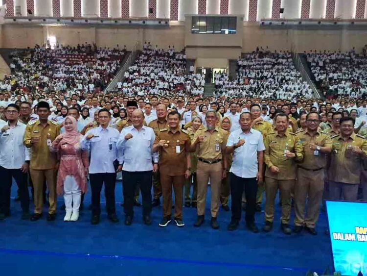 Gubernur Minta Pejabat Publik se-Jateng Punya Tanggung Jawab Atas Program MBG