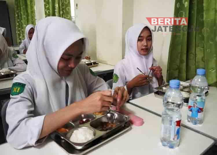 Dorong Ekonomi Rakyat, 43 Dapur SPPG Telah Beroperasi di Jepara 1 Dorong Ekonomi Rakyat, 43 Dapur SPPG Telah Beroperasi di Jepara