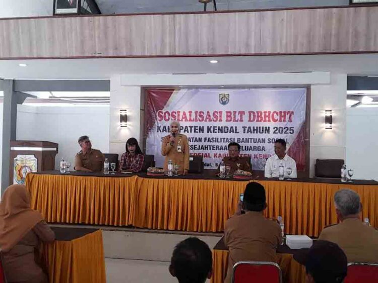 Bupati Tika Minta Petani Tembakau Ikut Berantas Rokok Ilegal di Kendal
