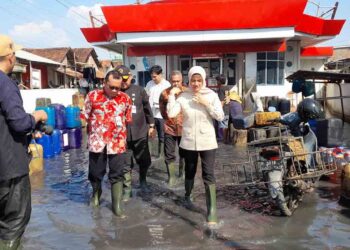 Stafsus Wapres Kunjungi SPBN Bandengan Kendal, Respon Keluhan Nelayan 7 Stafsus Wapres Kunjungi SPBN Bandengan Kendal, Respon Keluhan Nelayan