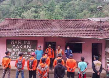 Pendaki Jatuh di Gunung Muria Kudus Berhasil Dievakuasi dengan Selamat 5 Pendaki Jatuh di Gunung Muria Kudus Berhasil Dievakuasi dengan Selamat