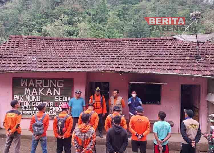 Pendaki Jatuh di Gunung Muria Kudus Berhasil Dievakuasi dengan Selamat 1 Pendaki Jatuh di Gunung Muria Kudus Berhasil Dievakuasi dengan Selamat
