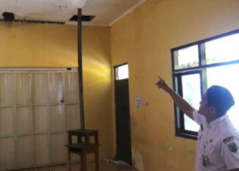 Plafon Atap Kelas Roboh, Sekolah di Kudus Minta Perbaikan Segera
