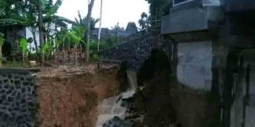 Proyek Jembatan Rp1,8 Miliar di Pati Ambrol Sebelum Diresmikan, Ini Penyebabnya 9 Proyek Jembatan Rp1,8 Miliar di Pati Ambrol Sebelum Diresmikan, Ini Penyebabnya