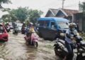 Pantura Pati-Rembang Direndam Banjir, Arus Lalu Lintas Macet 2 Pantura Pati-Rembang Direndam Banjir, Arus Lalu Lintas Macet