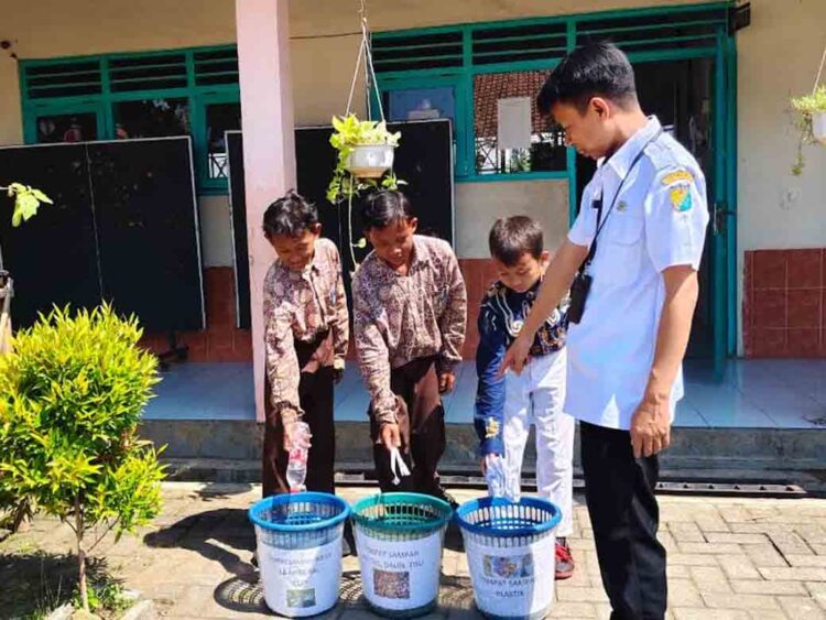 Pemkot Pekalongan Gencarkan Gerakan Sekolah Kelola Sampah