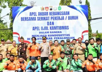 Jelang Penetapan UMK 2026, Pemkab Pekalongan Gelar Apel Bersama Pekerja 4 Jelang Penetapan UMK 2026, Pemkab Pekalongan Gelar Apel Bersama Pekerja