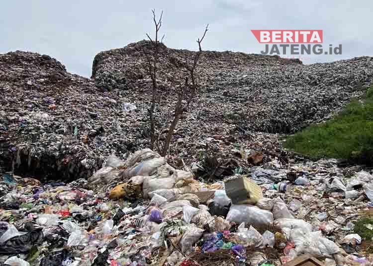 Menteri LH Perpanjang Masa Operasional TPA Degayu Pekalongan 1 Menteri LH Perpanjang Masa Operasional TPA Degayu Pekalongan