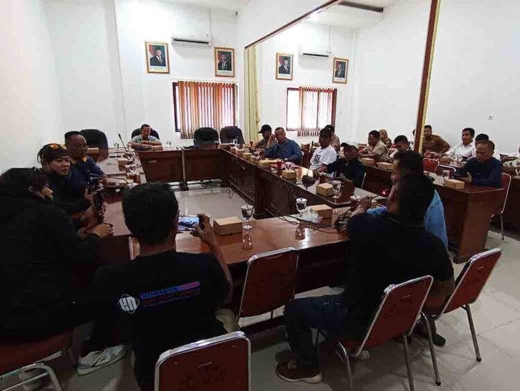 Puluhan Karyawan di Kabupaten Pekalongan Mengadu di PHK Hingga Gaji Dipotong