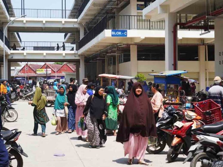 Pemkot Pekalongan Pastikan Pengelolaan Sampah di Pasar Banjarsari Berjalan Optimal