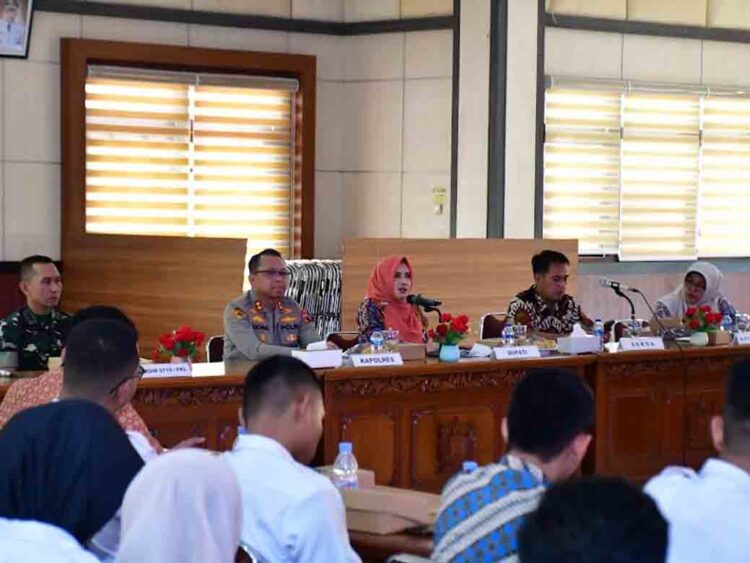 Bupati Pekalongan Dorong Sekolah Dokumentasikan Menu MBG Setiap Hari
