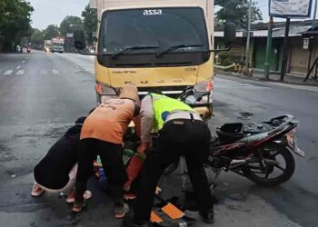 Kecelakaan Motor dan Truk di Rembang, Korban Alami Luka Serius 4 Kecelakaan Motor dan Truk di Rembang, Korban Alami Luka Serius