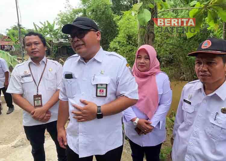 Wabup Rembang Tinjau Kondisi Dua Jembatan Rusak Akibat Banjir 1 Wabup Rembang Tinjau Kondisi Dua Jembatan Rusak Akibat Banjir